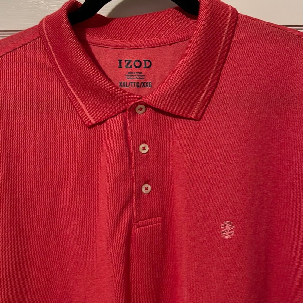 Men’s Izod golf shirt